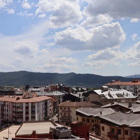 Апартаменты Piso Amplio, Centrico Y Con Vistas A Pena Oroel